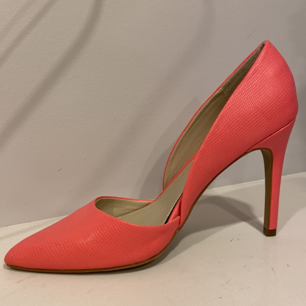 Pink heels - Picture 2 of 5